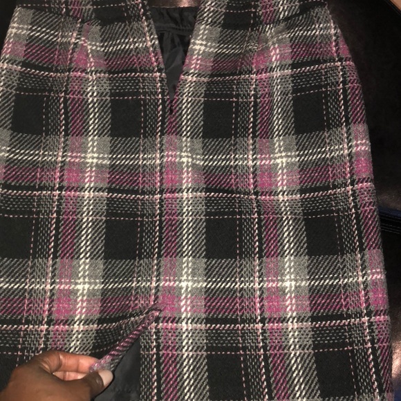 3/$25 Kate Hill Skirt - Picture 5 of 5